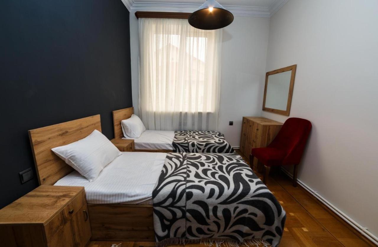 Hotel Red Castle Erivan Exterior foto