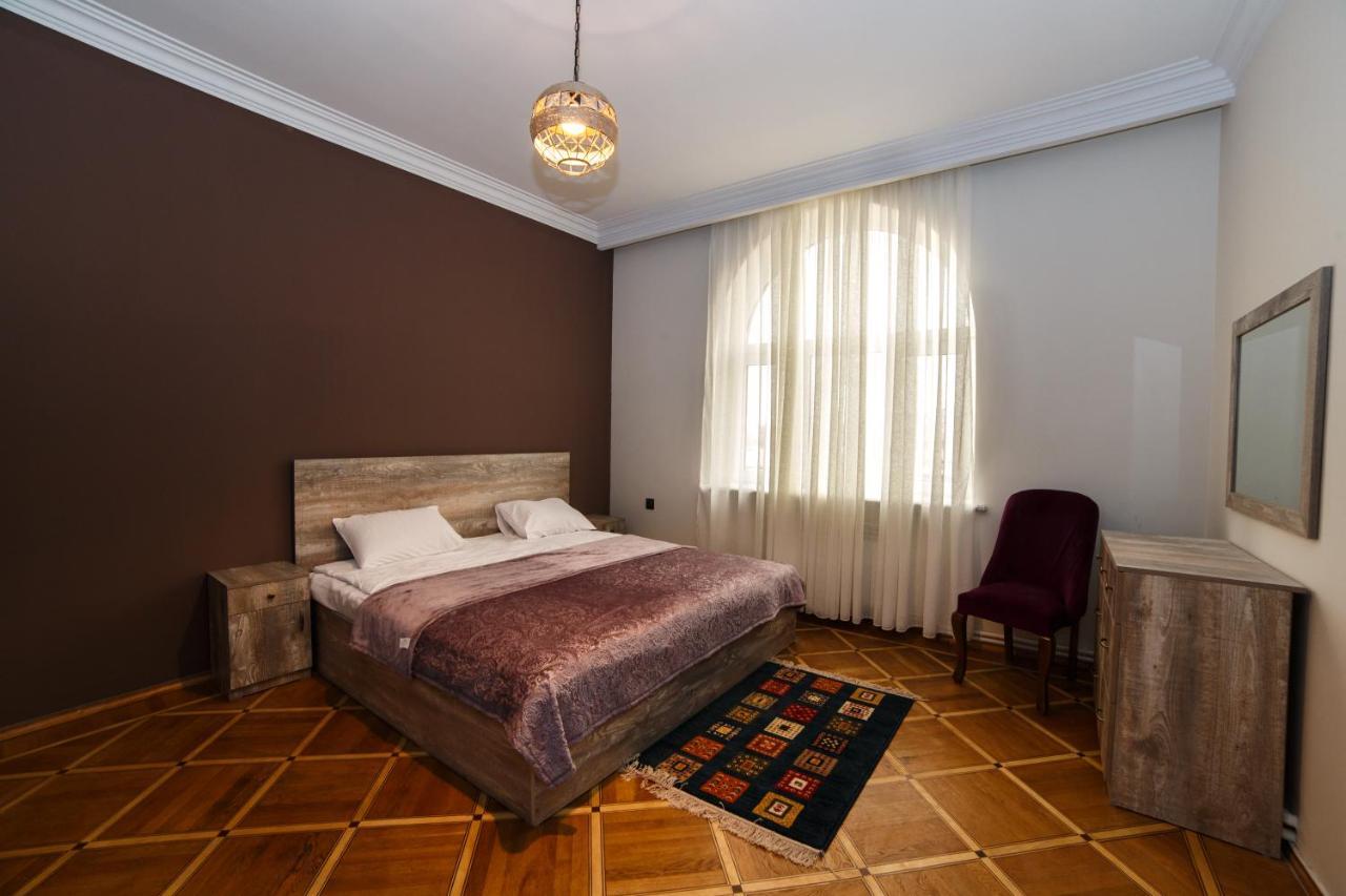 Hotel Red Castle Erivan Exterior foto
