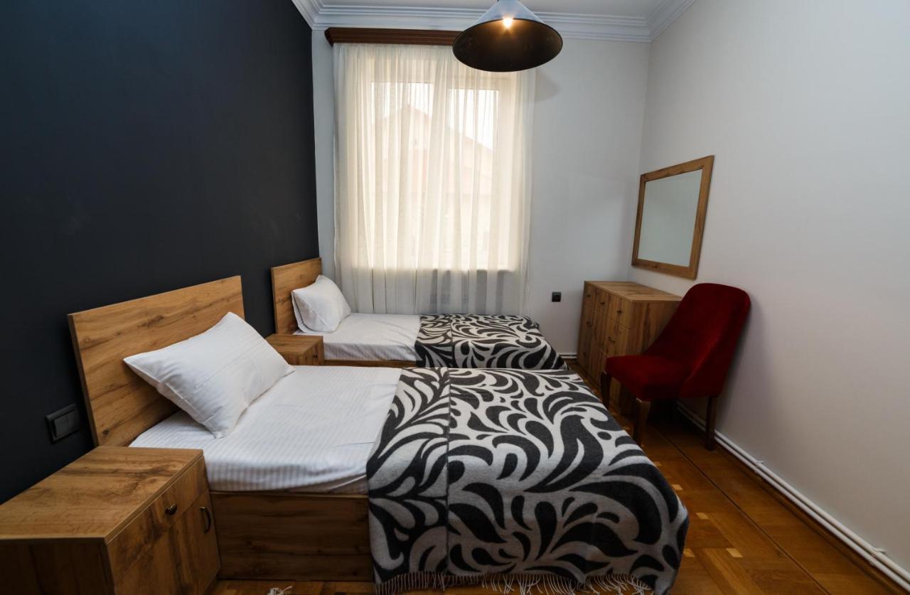 Hotel Red Castle Erivan Exterior foto